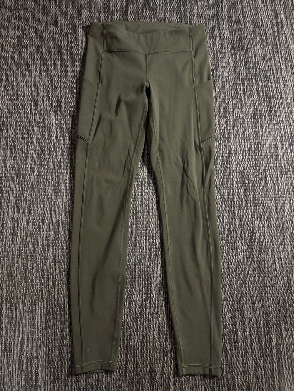 Lululemon Speed Up Tight *Full-On Luxtreme 28" Dark Olive Size 6